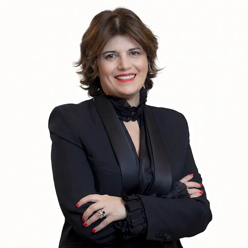 Ritratto executive donna senior leadership per LinkedIn Milano, studio Giovanni Miele