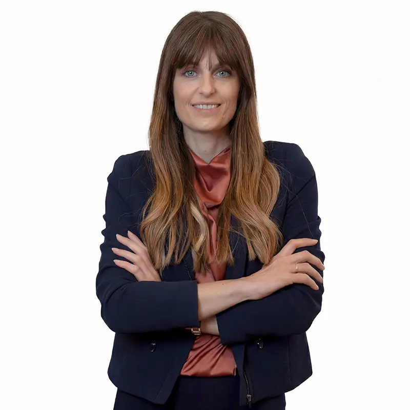 Ritratto manager donna blazer professionale per foto profilo LinkedIn Milano, studio Giovanni Miele