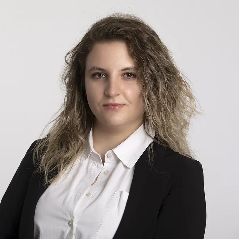Ritratto manager donna smart casual per LinkedIn Milano, fotografo Giovanni Miele